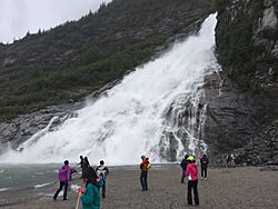 Nugget Falls near Mendenhall Glacier, Aug 2016.jpg