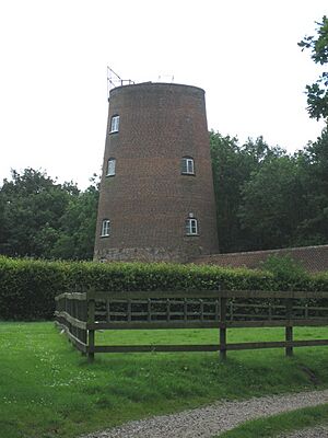 Once a windmill, now a residence - geograph.org.uk - 509885