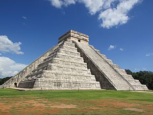 Piramide Chichen-Itza - panoramio (2)