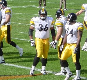 Pittsburgh Steelers offensive line 2002 (cropped)