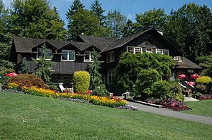 Stanley Park Pavilion 01