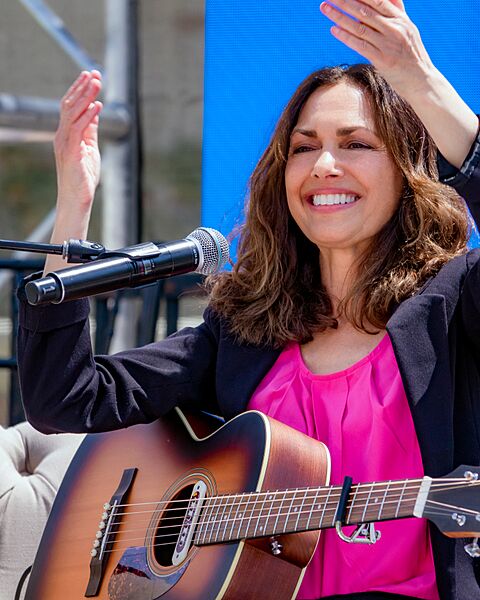 Susanna Hoffs @ Festival of Books 04 23 2023 (52981818038)