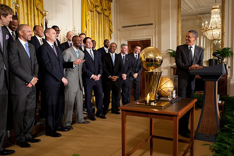 20120109 potus with the mavs