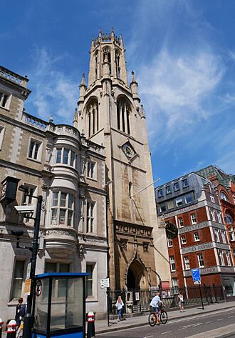 Church of St Dunstan-in-the-West (Southwest View - 01)