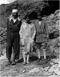 Dorothy Garrod (centre) 1928 Natufian culture discovery