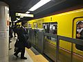 Ginza stn Ginza Line - new platform doors - Nov 28 2018