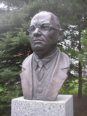 Hrusice CZ Josef Lada bust 323