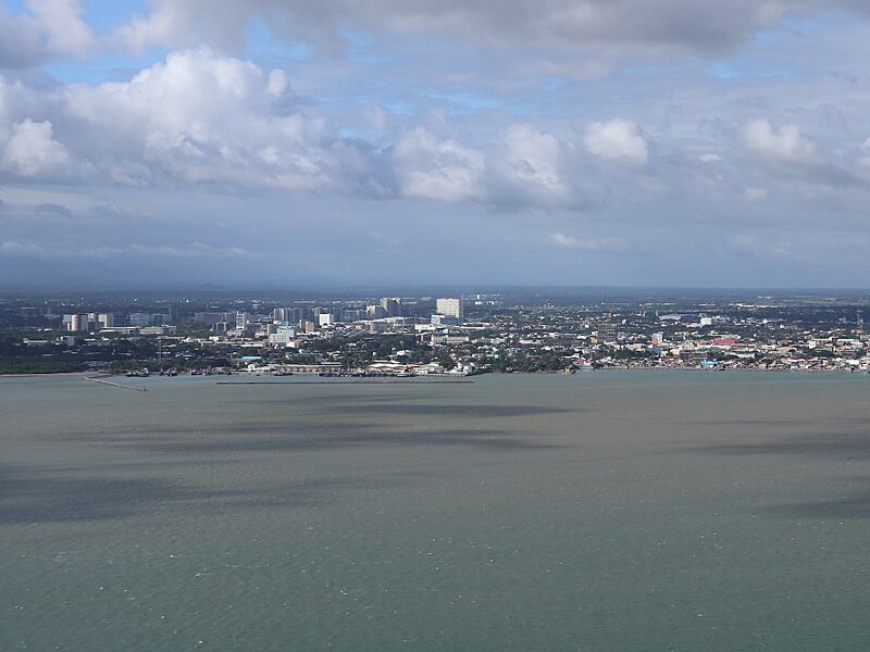 Iloilo Mandurriao-Jaro overlooking from Balaan Bukid (Iloilo City; 01-25-2023)