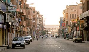 Luxor, Sharia Mahattat, Egypt, Oct 2004