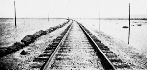 PSM V70 D016 Sandbags along s p track looking west jul 16 1905
