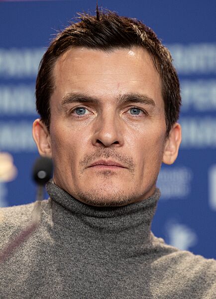 Rupert Friend-65102 (cropped)