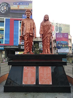 Statues of Jyotirao Phule and Savitribai Phule, Aurangabad (1)