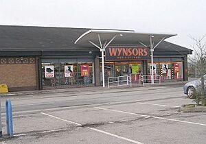 Wynsors World of Shoes - Tong Street - geograph.org.uk - 1734289