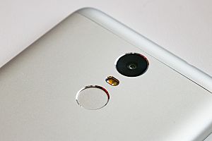 Xiaomi Redmi Note 3 fingerprint scanner