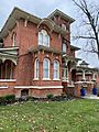 713 W Oliver