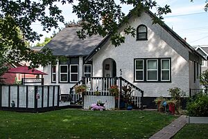 870 Bernard - Hughes Games House