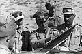 Bundesarchiv Bild 101I-786-0327-19, Nordafrika, Erwin Rommel mit Offizieren