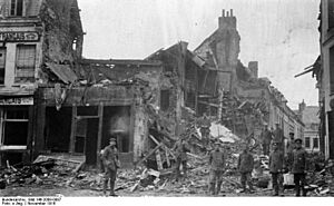 Bundesarchiv Bild 146-2008-0097, Frankreich, Bapaume, Zerstörungen