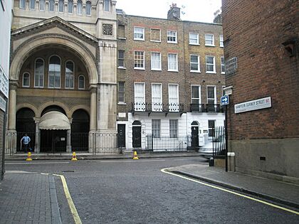 Junction of Hampden Gurney Street and Upper Berkeley Street - geograph.org.uk - 1039158.jpg