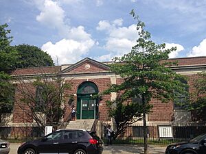 NYPL Bronx Wakefield Library Bronx IMG 2226 HLG