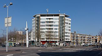 Schiedam, straatzicht Rotterdamsedijk-Broersvest foto4 2016-03-13 14.19