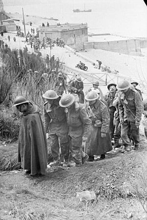 British prisoners at Dunkerque, France.jpg