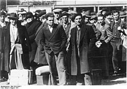 Bundesarchiv Bild 183-B10817, Frankreich, Paris, verhaftete Juden