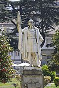 Estatua de Cristobal Colón en los jardines de Vicenti, Pontevedra