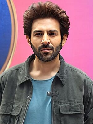 Kartik Aaryan promoting Bhool Bhualiyaa 3.jpg