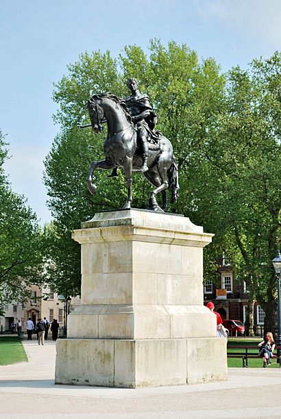 King William III statue Queen Square, Bristol.jpg