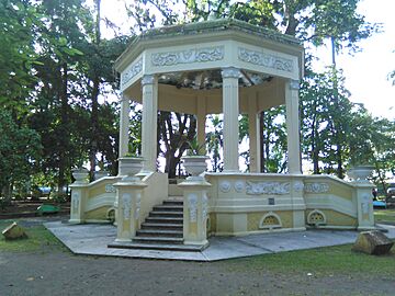 Limón - Balvanero Vargas park pavilion