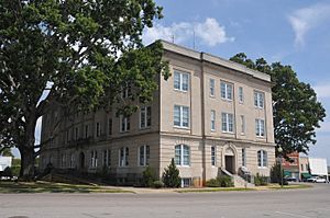 Moore County Courthouse in Carthage