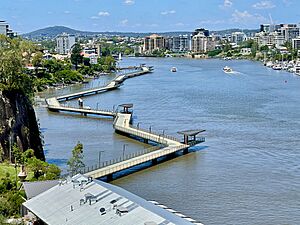 New Farm Riverwalk, Brisbane River views from Bowen Terrace, 2021, 01