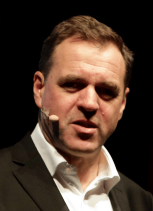 Niall Ferguson portrait 2017.png