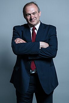 Official portrait of Sir Edward Davey (cropped)