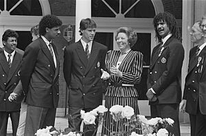 Ontvangst Nederlands elftal op Paleis Huis ten Bosch na 1988 v.l.n.r. Rijkaard,, Bestanddeelnr 934-2756