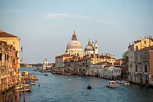 Santa Maria della Salute (50428075772)