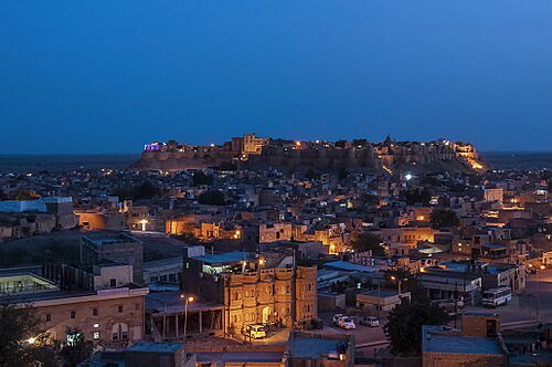 Sonar kila -Jaisalmer Fort after sunset (32507661086)