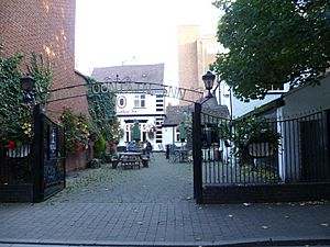 The Fountain Inn, Gloucester 02