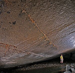 Tytoona cave passage