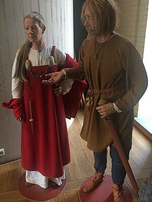 Vikings costumes woman man Arkeologisk museum Stavanger, Norway 2015-05-27
