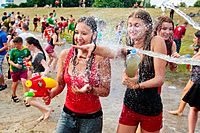 Water fight by Augustas Didzgalvis