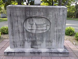 Памятник жертвам катастрофы Султанши 27 апреля 1865 году на Маунт Олив, близ баптистской церкви в Ноксвилле (Теннесси)