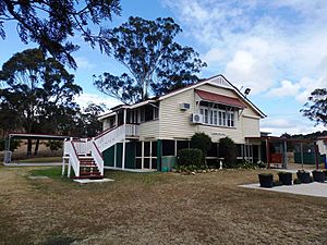 1938 teaching building, from NE (2015)