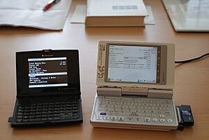 Ben NanoNote vs Zaurus SL-C7600