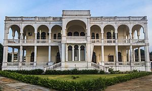 Building in Lomé (30668258326)