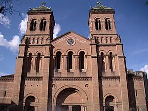 Catedral de Medellín-Fachada P