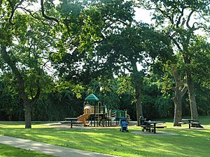 Craddock Park, adjacent to the neighborhood, northwest across Hawthorne Avenue