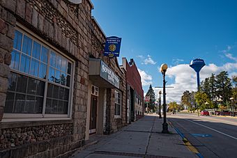 Downtown Chisholm, Minnesota - Lake Street (37582731971).jpg