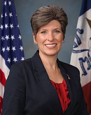 Joni Ernst Official photo portrait 114th Congress